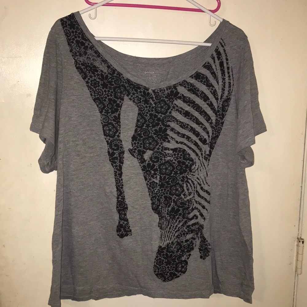Short sleeve graphic